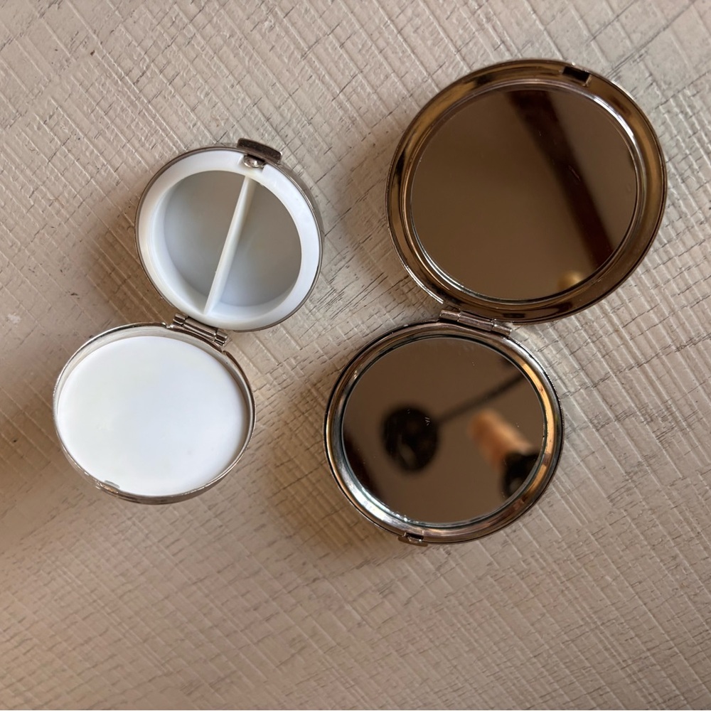 Polished Silver and Mother of Pearl Compact Mirror & Pill Box - Picture 2 of 7